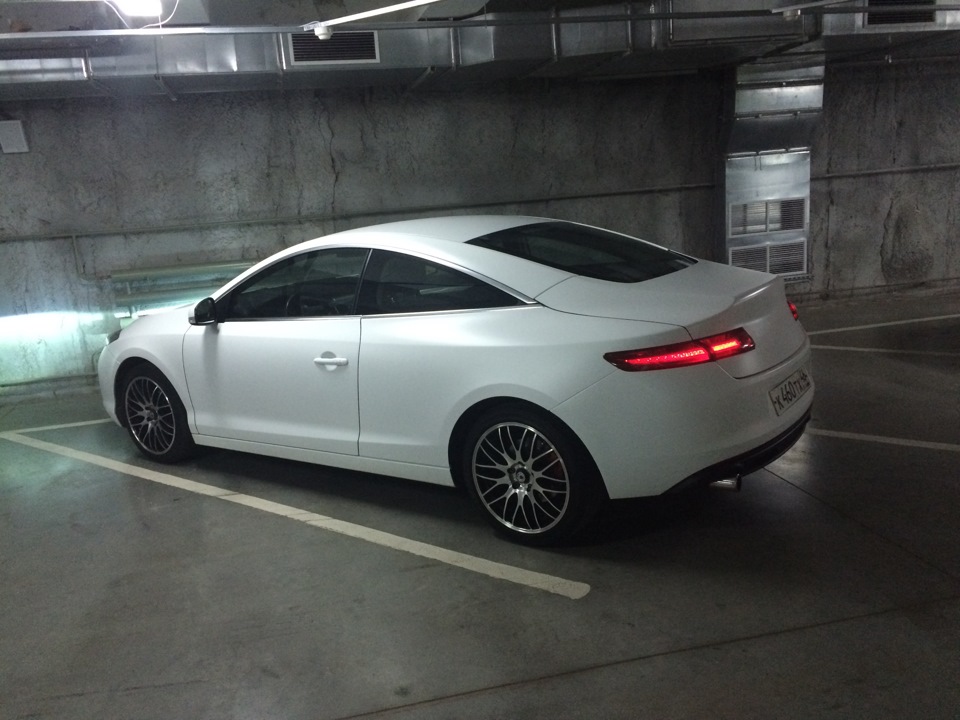 Чистка клемм аккумулятора — Renault Laguna Coupe, 2 л, 2009 года ...