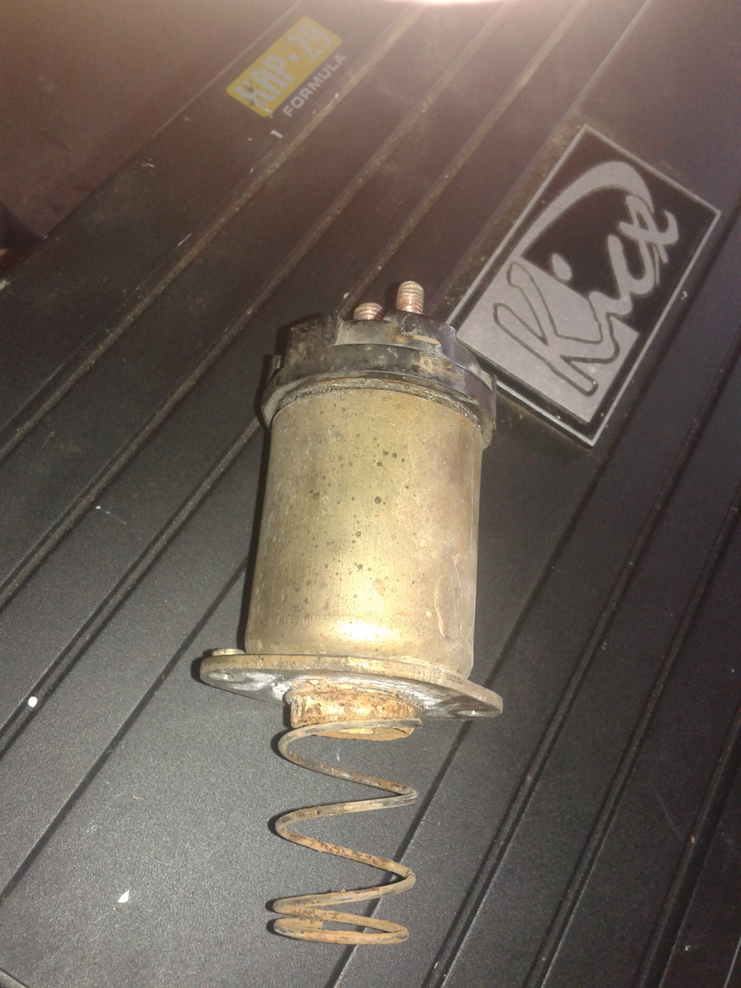 Замена втягивающего реле стартера — Lada 2114, 1,5 л., 2006 года ...