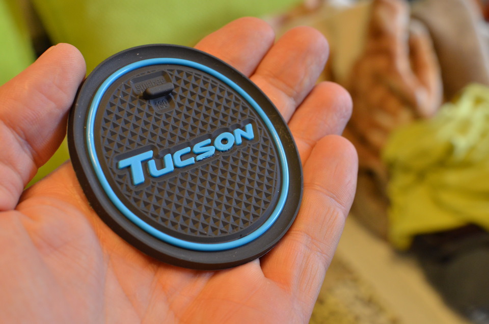 Текстура ковриков, поверхность не скользкая, на каждом коврике небольшая ручка для извлечения. — Hyundai Tucson (TL)