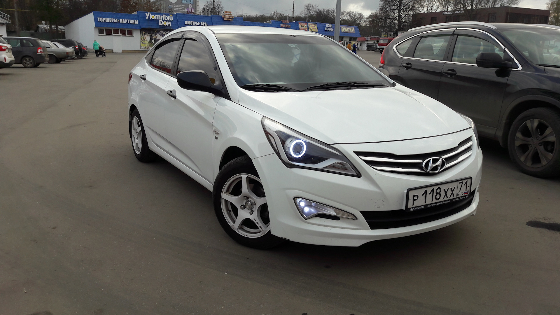 Hyundai solaris белый