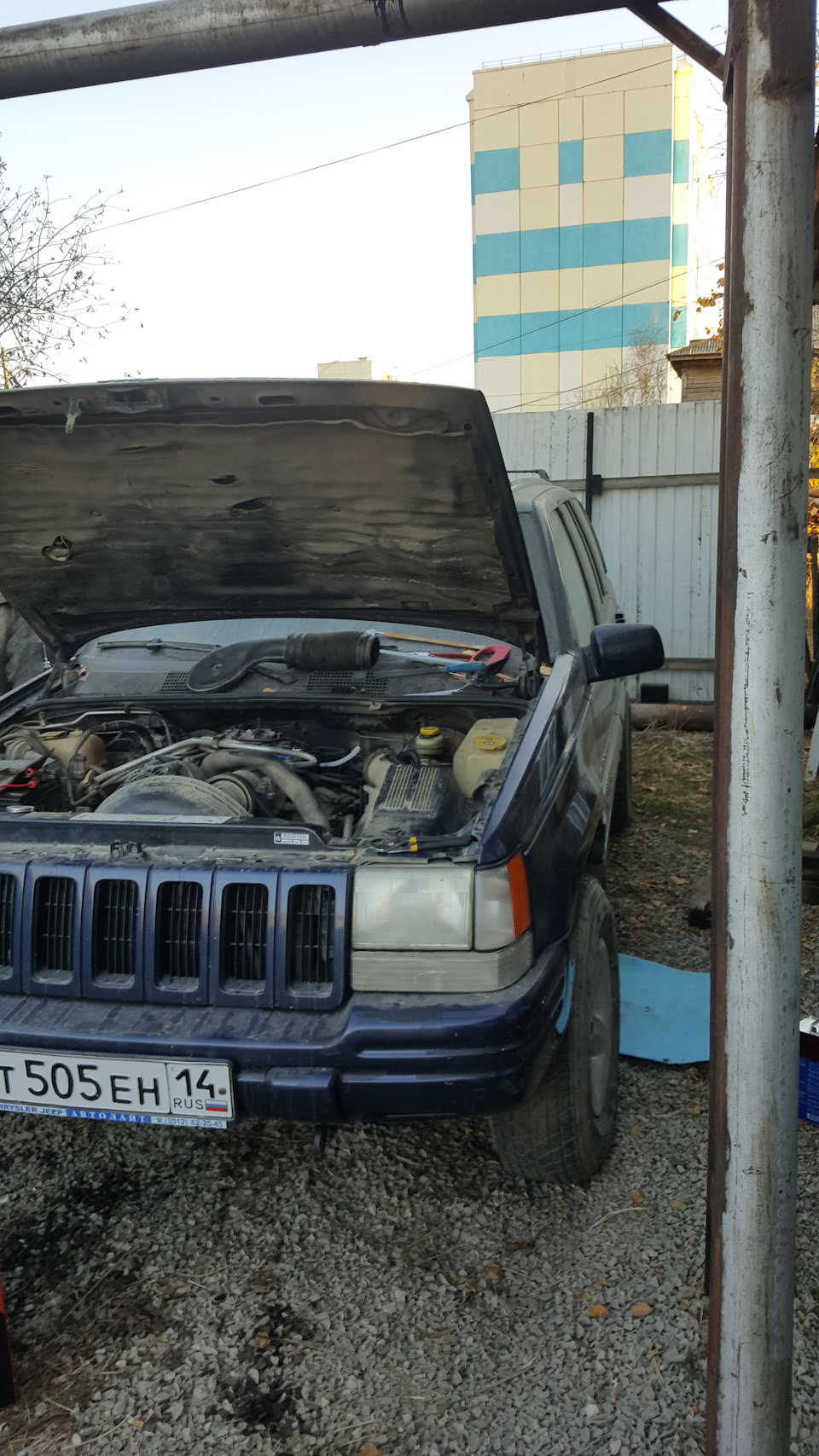 фото авто вид с боку — Jeep Grand Cherokee (ZJ), 5,2 л, 1995 года | просто  так | DRIVE2