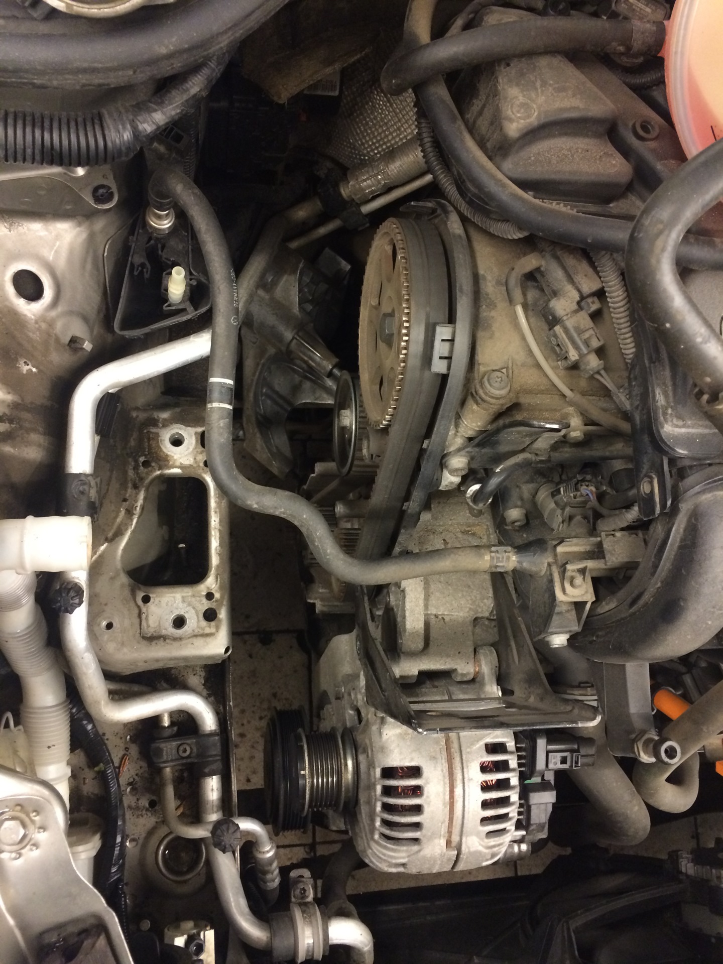 Натяжной ролик bse 1. 6 bse. Ремень грм фольксваген 1. Ремень 1. Ремень 1.