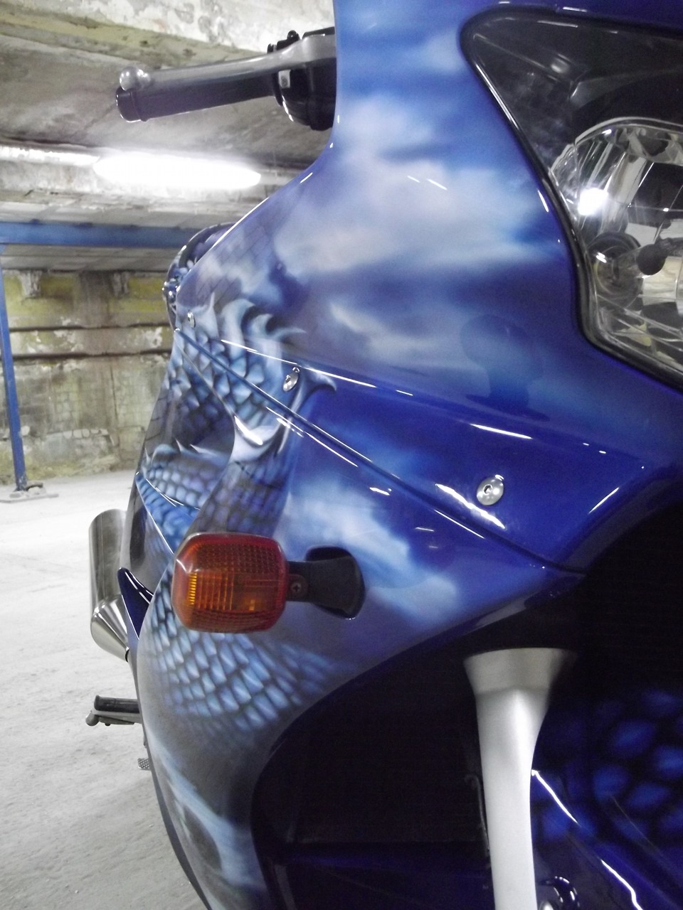 Аэрография \"Ледяной дракон\" на мотоцикле. — DRIVE2