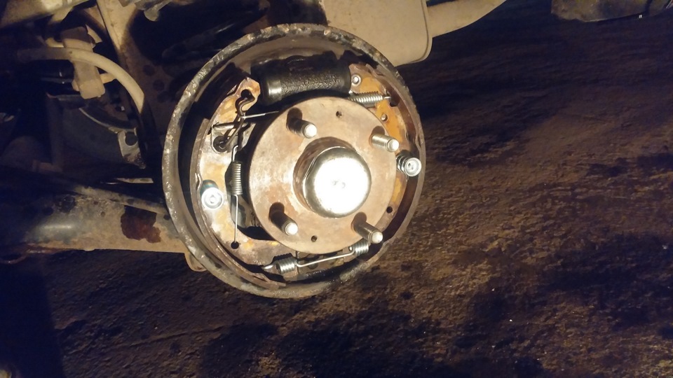 подтяжка ручного тормоза шевроле авео т250. стояночный тормоз шевроле авео т250. задние тормоза шевроле авео т200. колодки ручника шевроле авео. ручной тормоз авео.