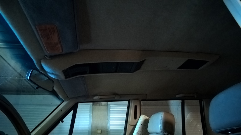 на месте, и не мешается — Jeep Cherokee (XJ)