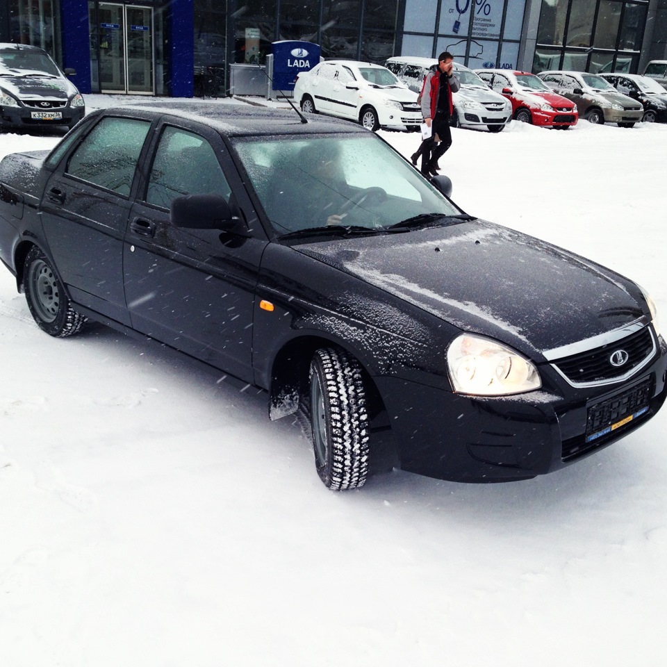 Забираю свой первый автомобиль из дилерского центра СКС-ЛАДА Воронеж — Lada  Приора седан, 1,6 л, 2014 года | покупка машины | DRIVE2