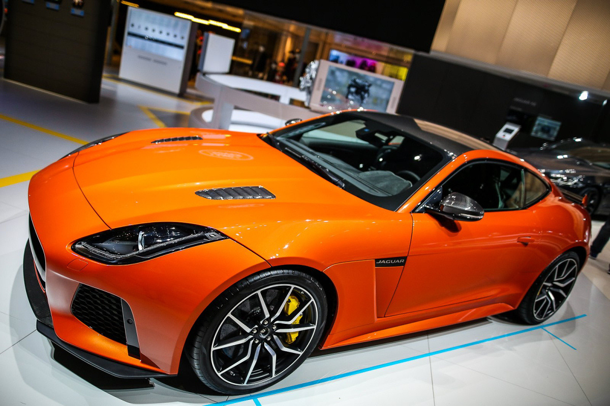 Jaguar f Type SVR