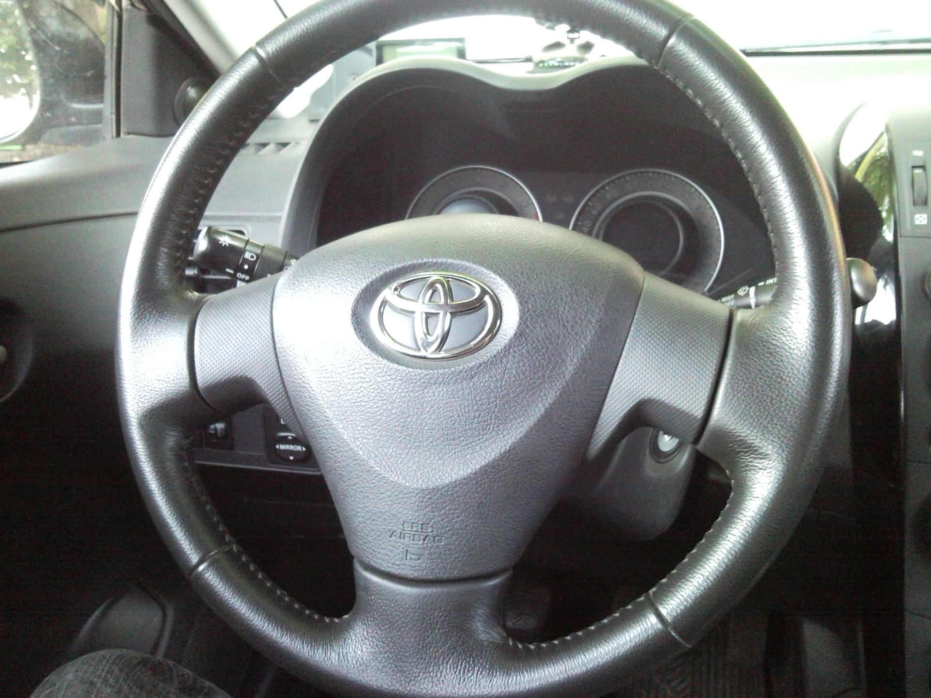 Replaced the steering wheel - Toyota Corolla 16 liter 2006