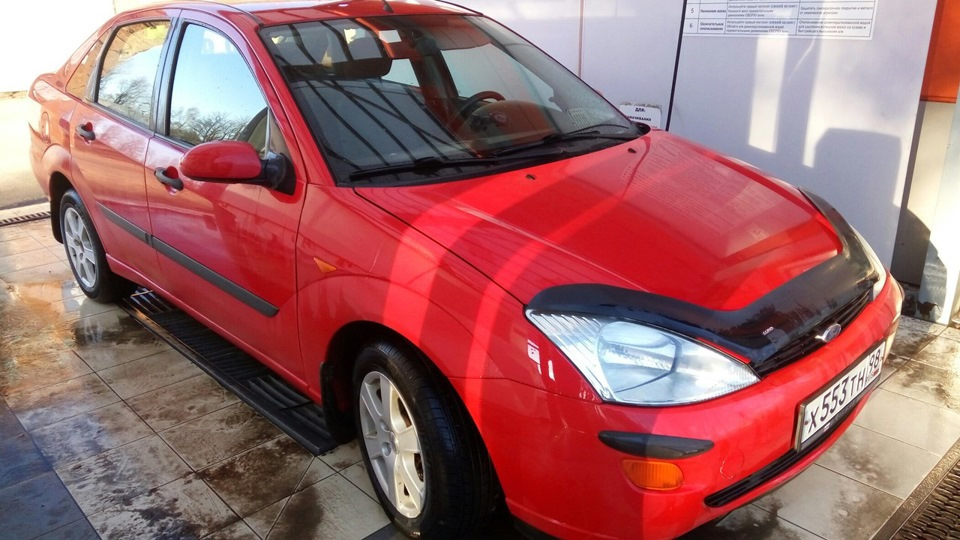 Жара лето, и что-то непонятное. — Ford Focus Sedan I, 1,6 л, 2001 года ...