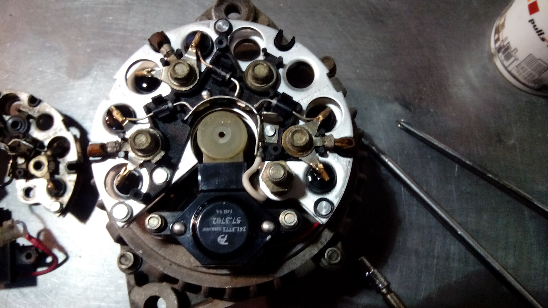 Старые генераторы на ваз. Генератор постоянного тока 4гпэм 220. Пропала зарядка vk56vd. Генератор дали. Генератор ваз 2107 советский и современный.