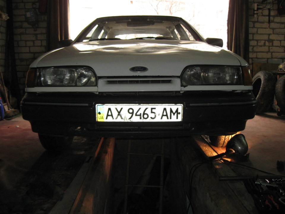 Замена резинок на переднем стабилизаторе — Ford Scorpio I, 2 л, 1986 ...