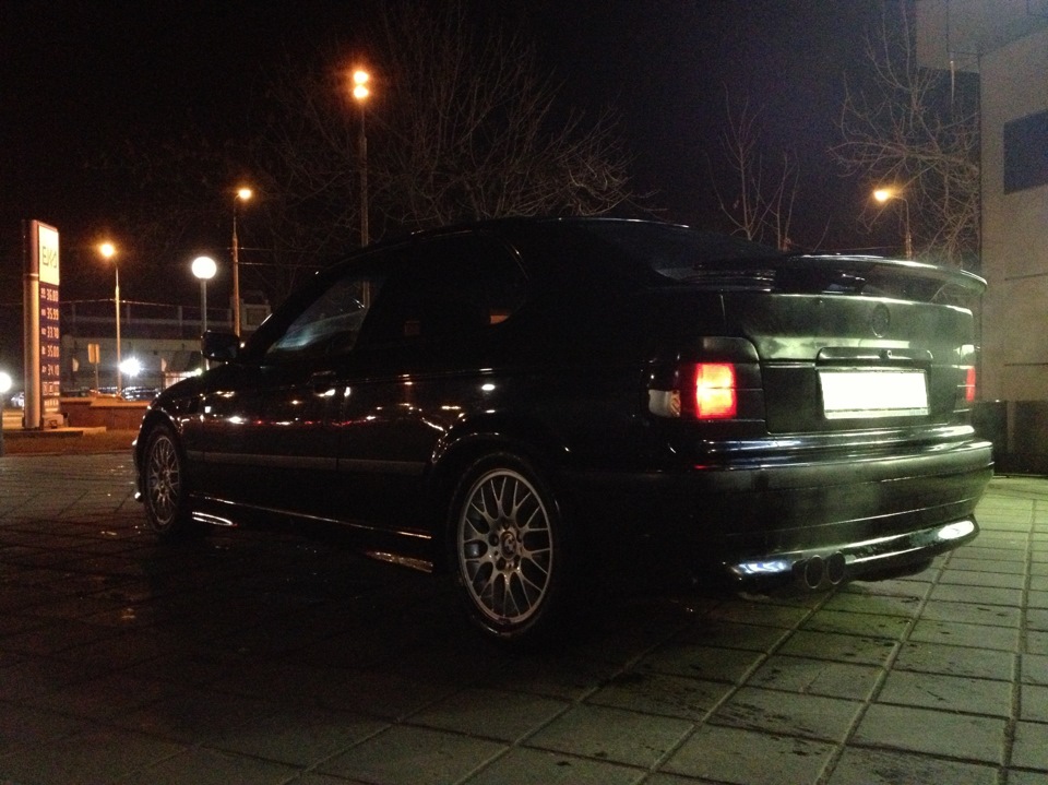 Малыш, а пойдём гулять по крышам!) — BMW 3 series Compact (E36/5)