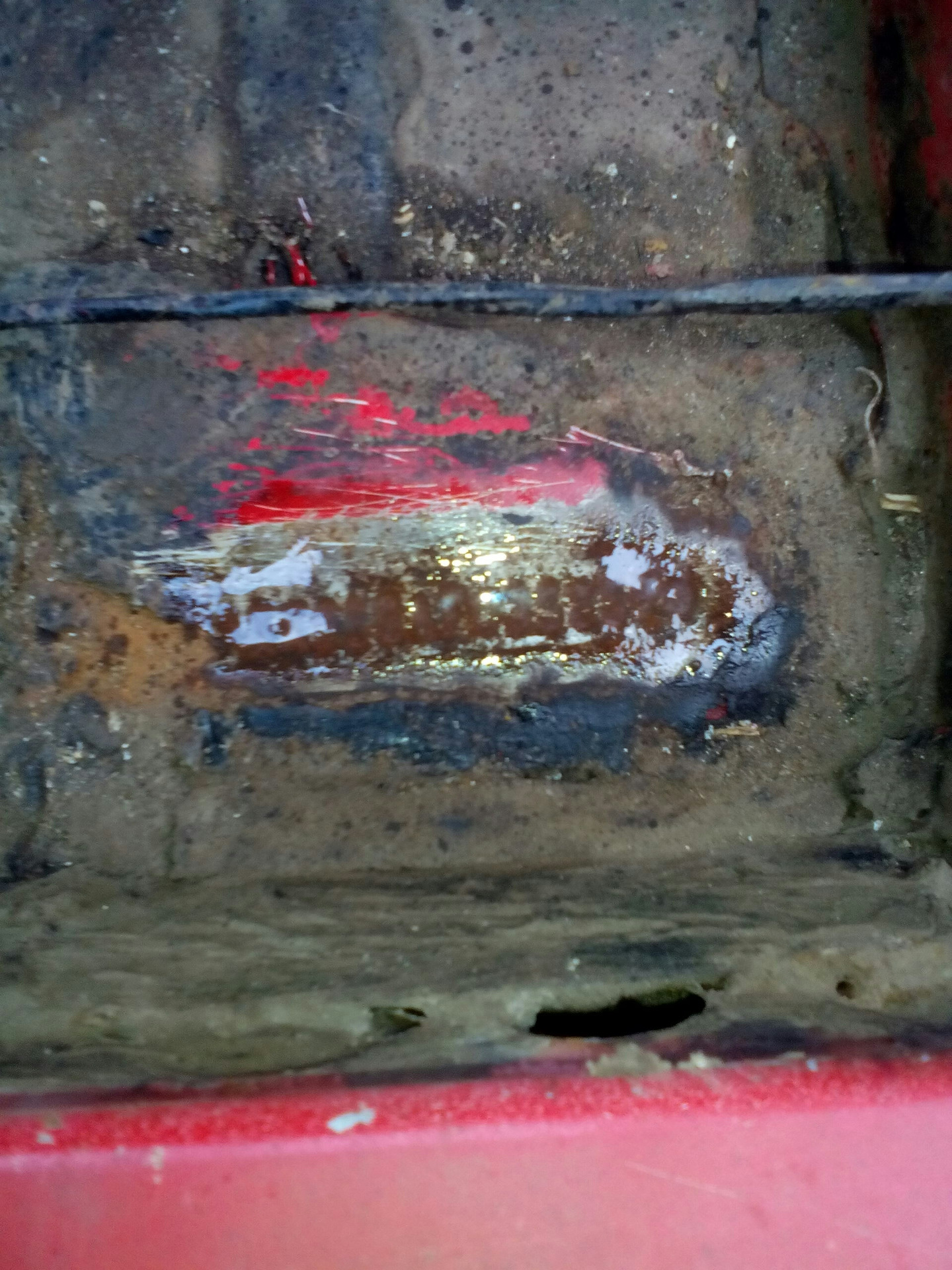 Коррозия вин номера. Вин номер в ржавчине дукато. Форд фокус гнилой вин. На авто сгнил номер кузова. На авто сгнил номер кузова.