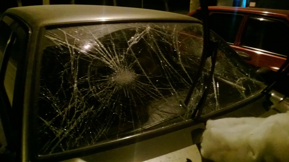 Замена лобового стекла — Lada 2115, 1,5 л, 2002 года | своими руками ...