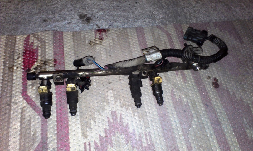 097: Промывка форсунок, топливной рампы. Часть 1. — Lada 2114, 1,5 л ...