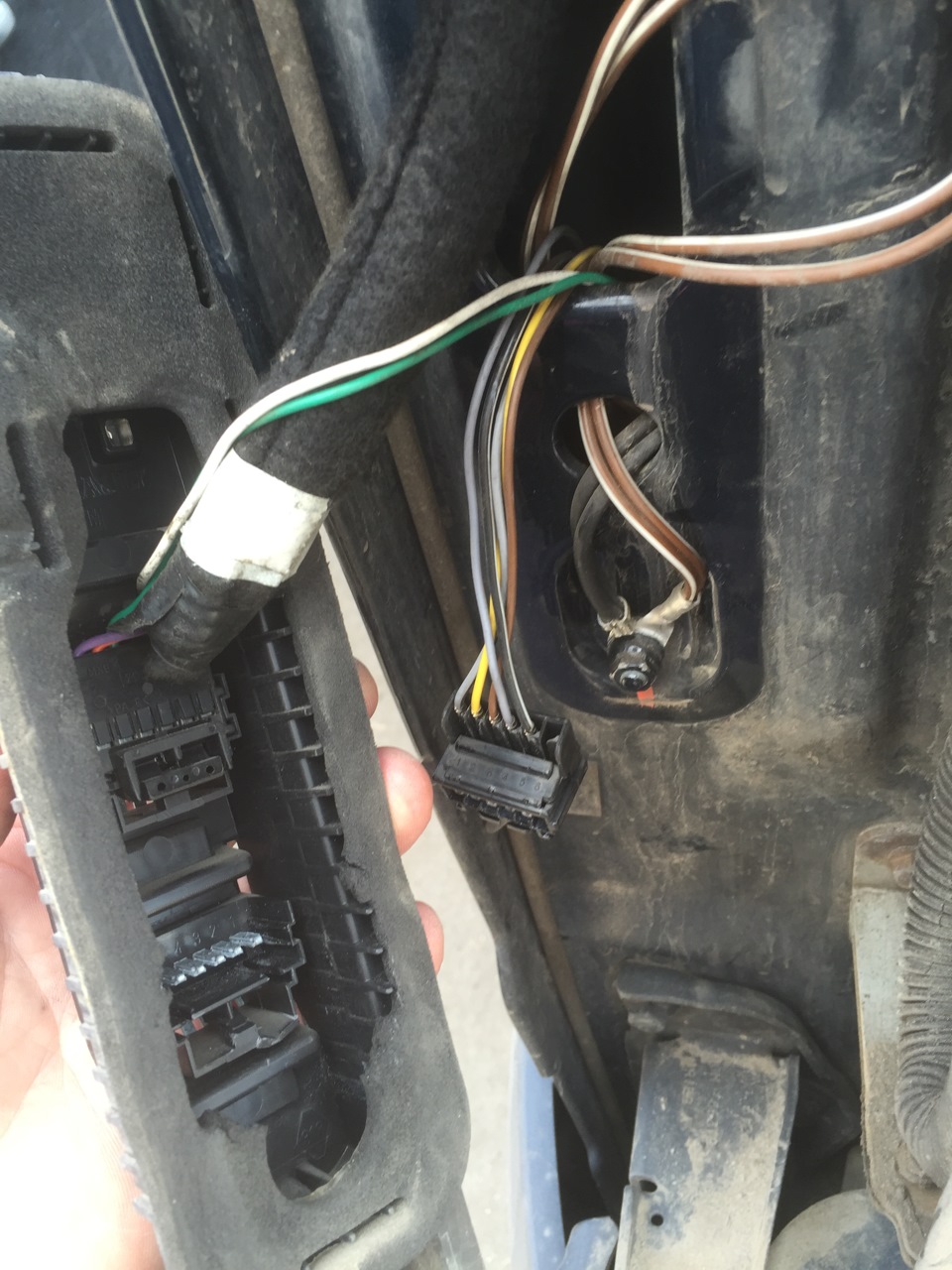 Опель виваро где находится блок комфорта