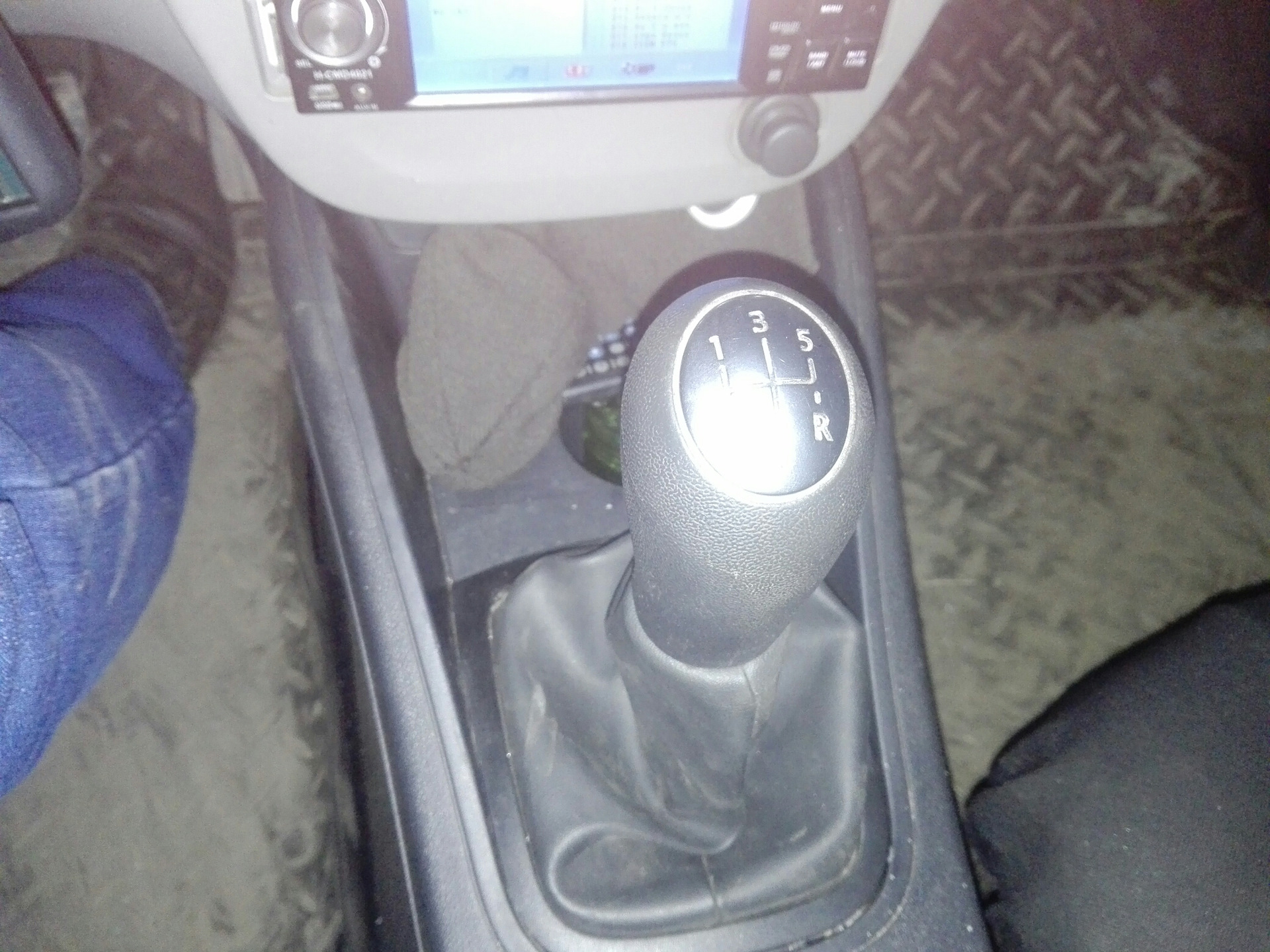 Как снять ручку кпп на рено флюенс Ручка рычага кпп - Renault Fluence, 1,6 л, 2011 года тюнинг DRIVE2