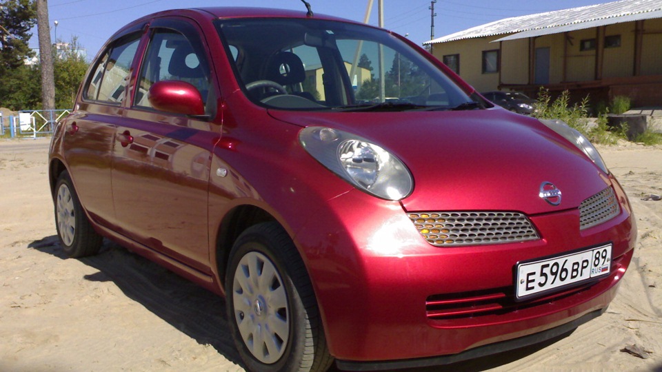 Nissan March 2