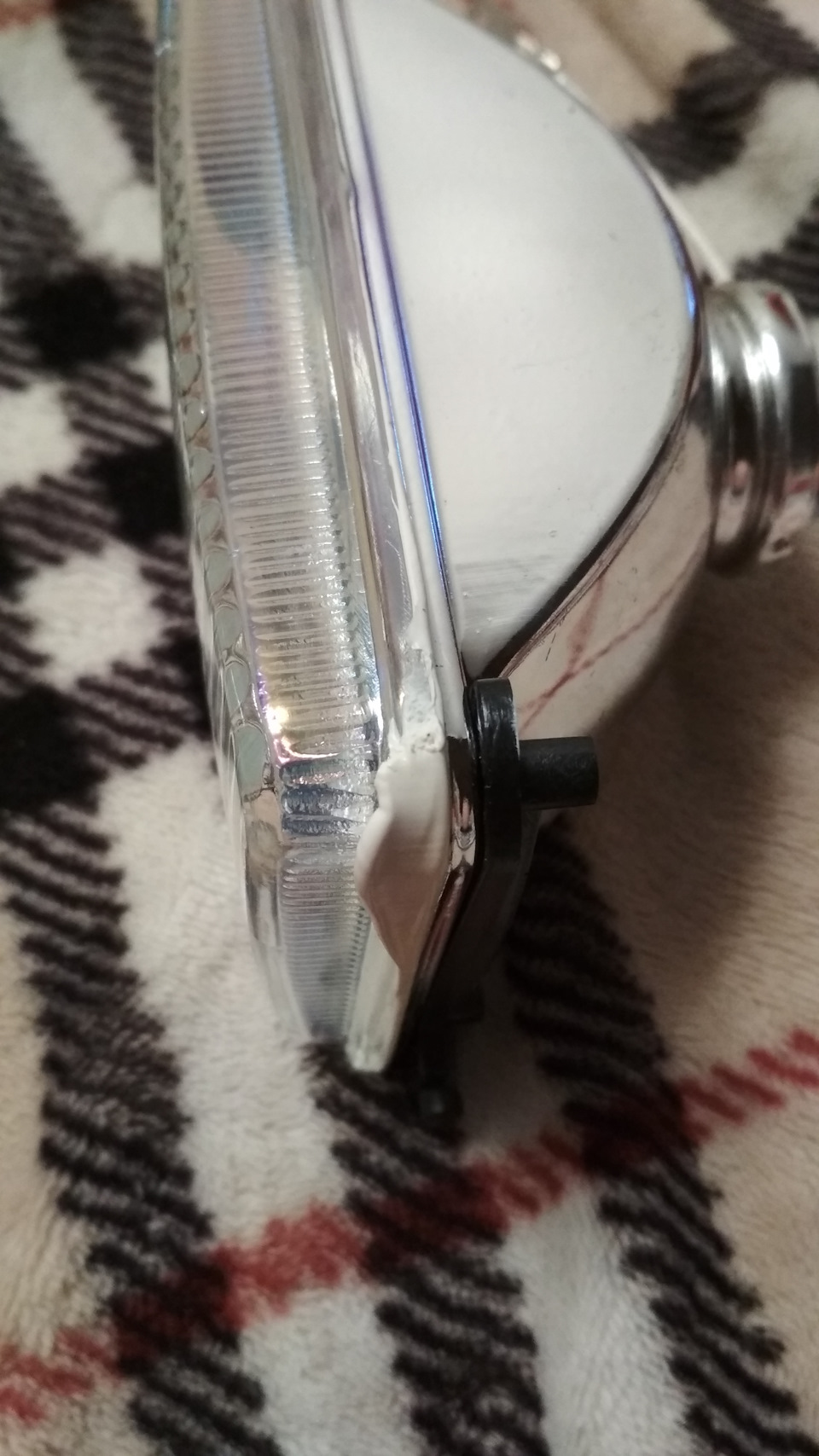 Вид сбоку на герметизацию — Lada 2115