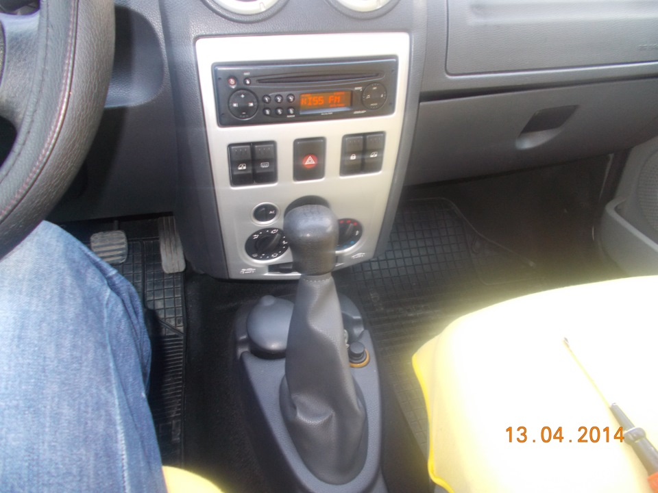 Замена набалдашника КПП — Dacia Logan (1G), 1,4 л, 2006 года | стайлинг ...