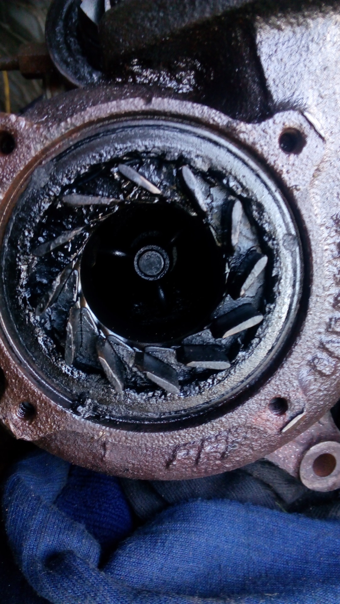 9 тди. Геометрия турбины шаран 1. Чистка турбины. 0 tdi. Турбина с изменяемой геометрией garrett.