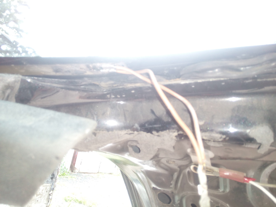 Отвалился контакт от обогрева стекла. — Toyota Allex, 1,5 л, 2004 года ...