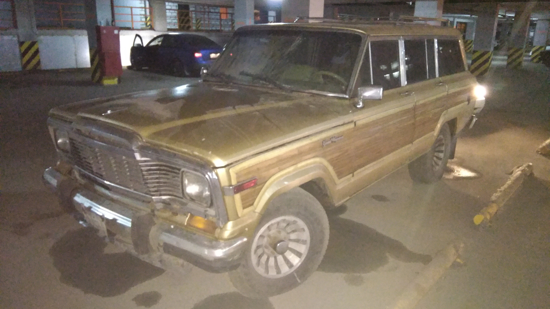 Jeep Grand Wagoneer 5.9 бензиновый 1986 | Золотой на DRIVE2