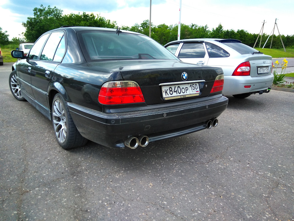 Photo from the logbook BMW 7 series (E38)