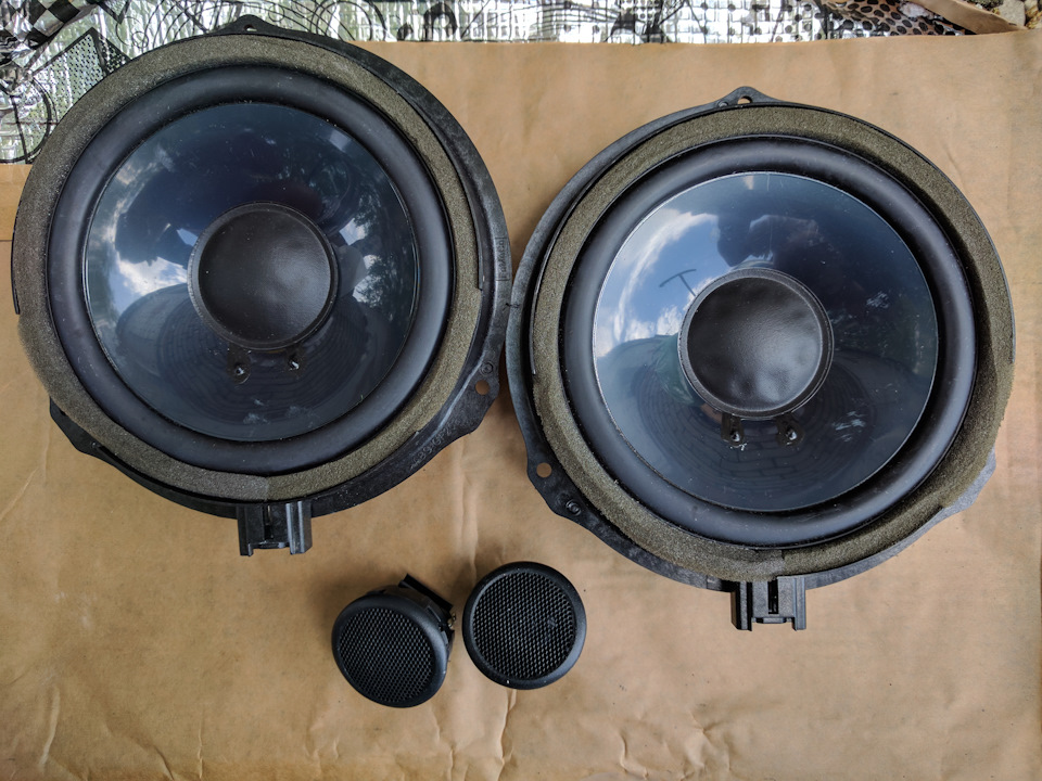 Центральный динамик форд фокус 3 рестайлинг. Форд фокус 3 штатная акустика. Динамики форд фокус 3. Штатные динамики ford focus 2. Штатная акустика ford focus 1.