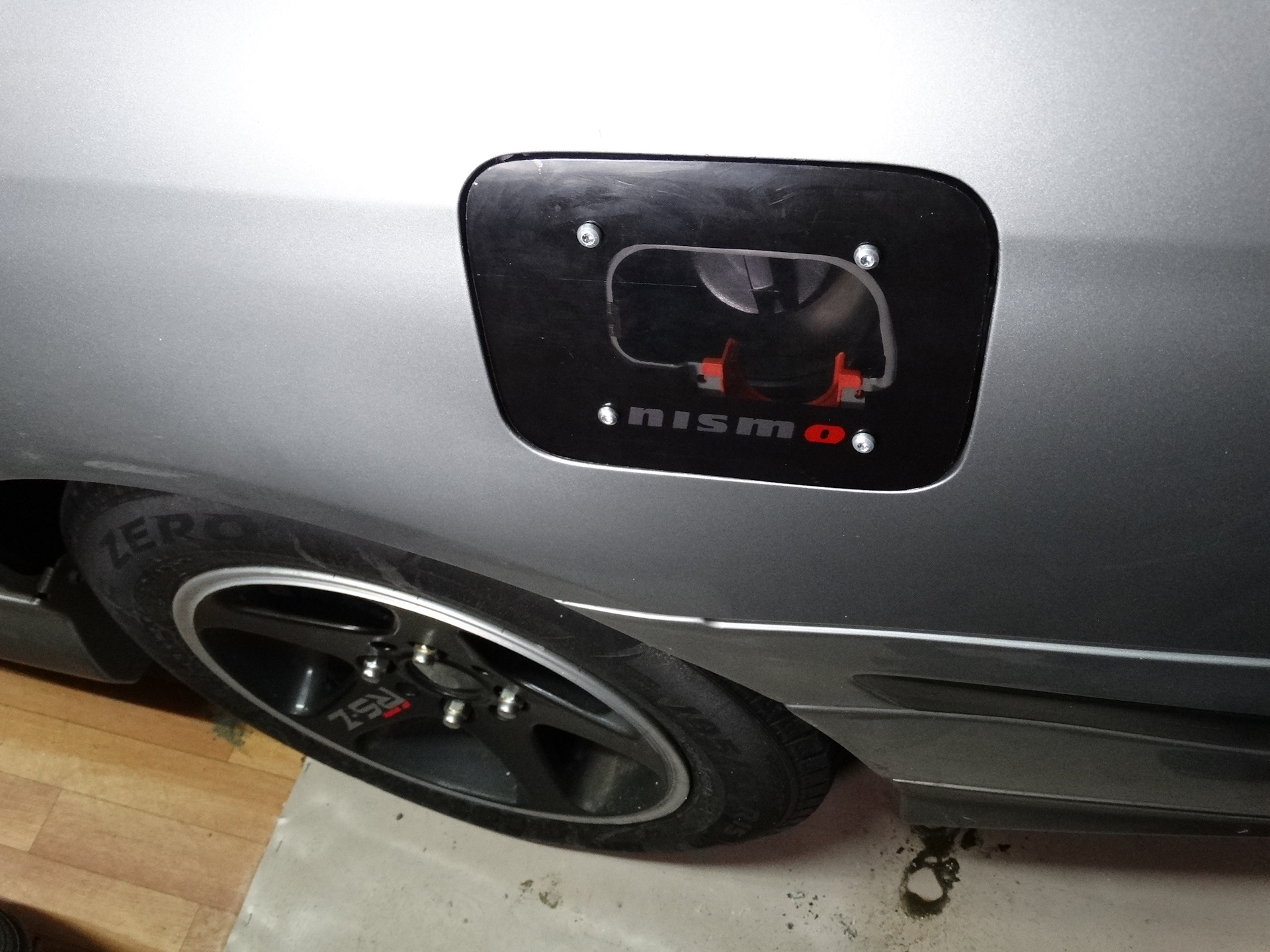 Прозрачный лючок бензобака (hand made) — Nissan Primera (P11), 2 л ...