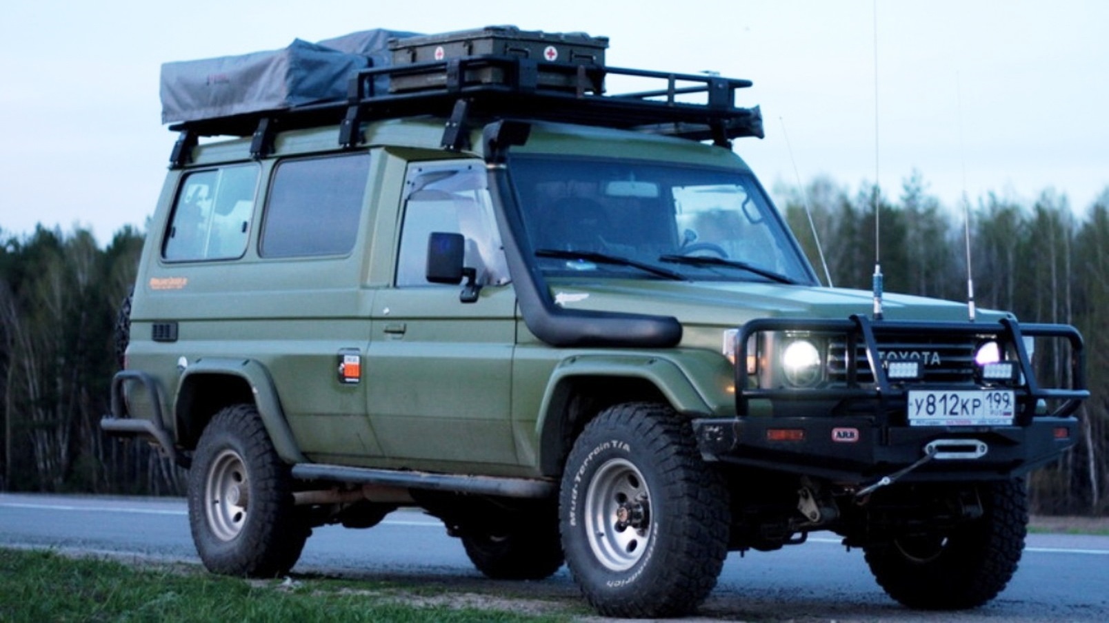 Тойота 75. Toyota Land Cruiser 75. Toyota Land Cruiser 75 военный. Toyota Land Cruiser TLC-75. Тойота ленд Крузер 75 70.