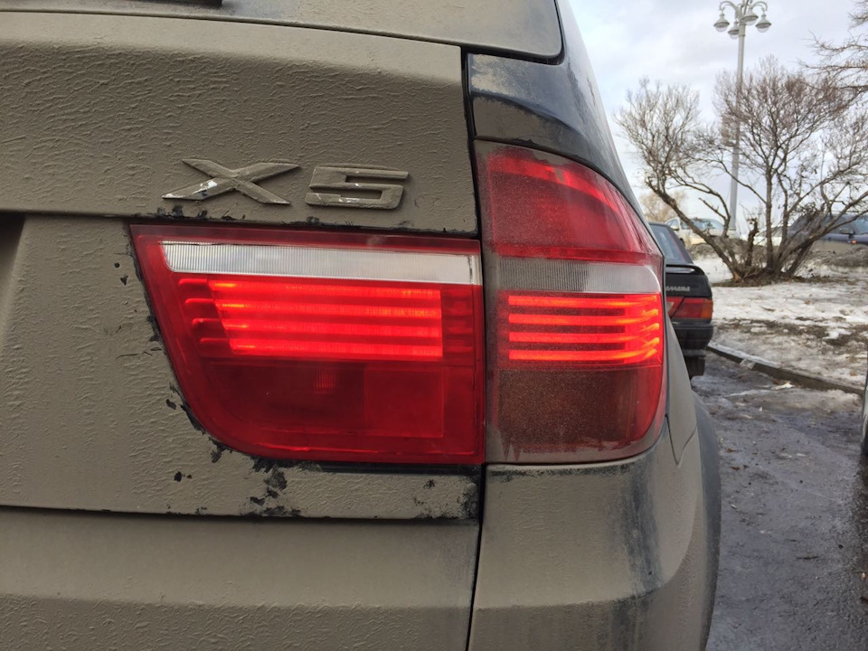 E70 всегда включены габариты в авто