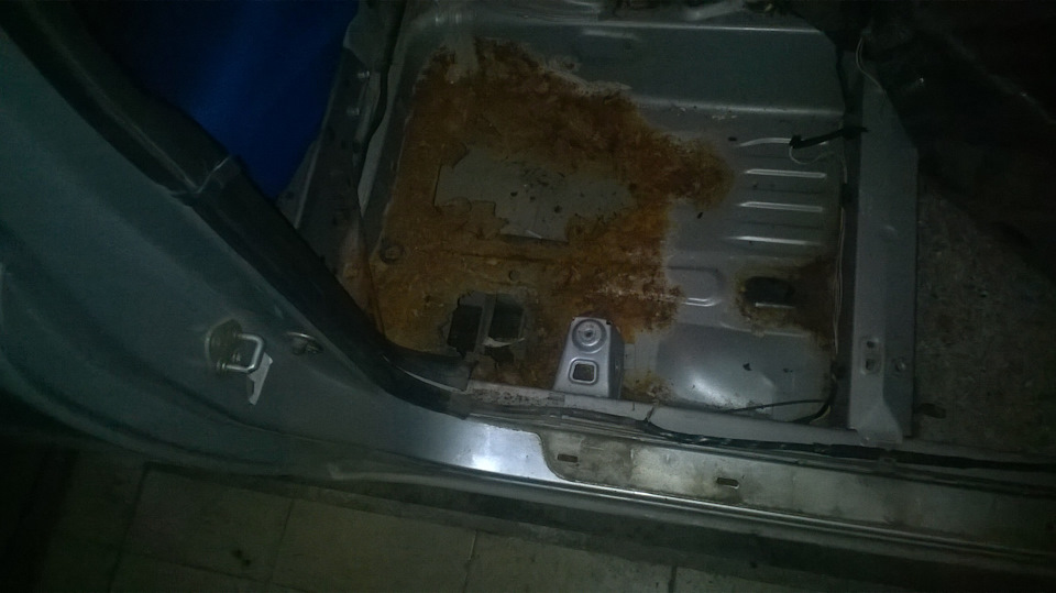 Тойота Vitz. Ремонт пола. ремонт арки крыла. ремонт порога. Покраска ...