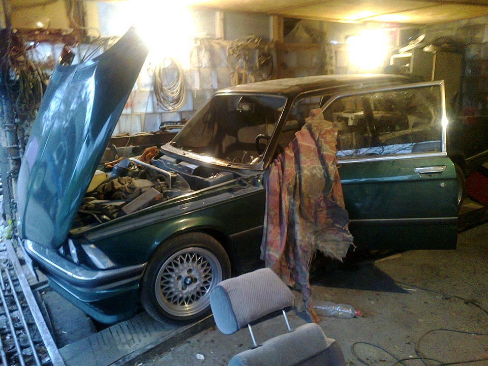 Фото в бортжурнале BMW 3 series (E21)