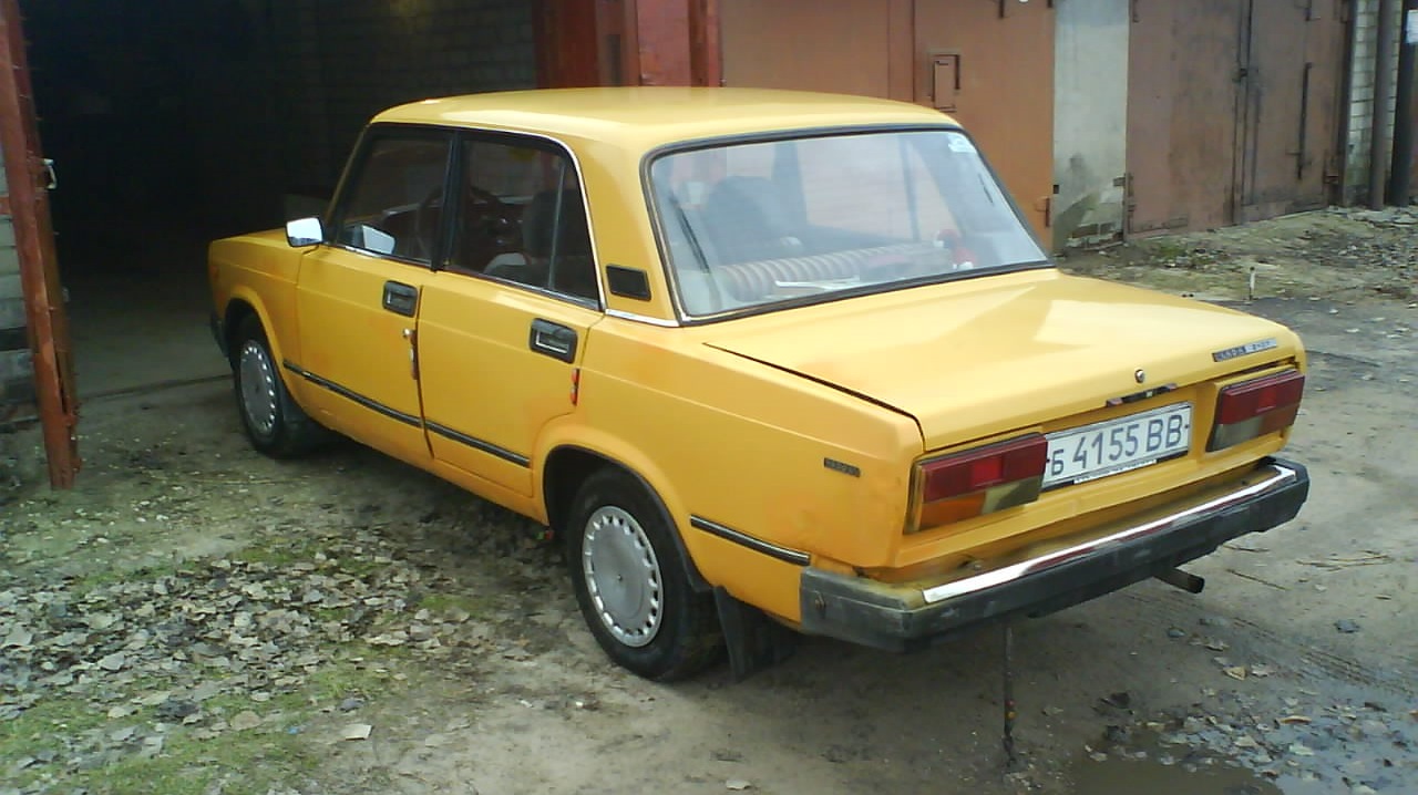 Lada 2107 1.5 бензиновый 1983 | Цвет Охра золотистая на DRIVE2