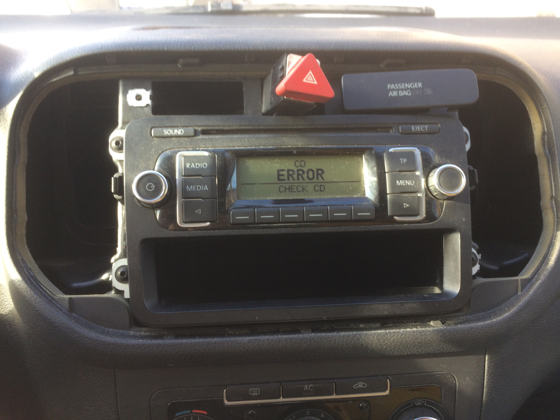 Замена rcd210 на азиатскую rcd 320 — Volkswagen Golf Plus, 1,6 л, 2011 ...