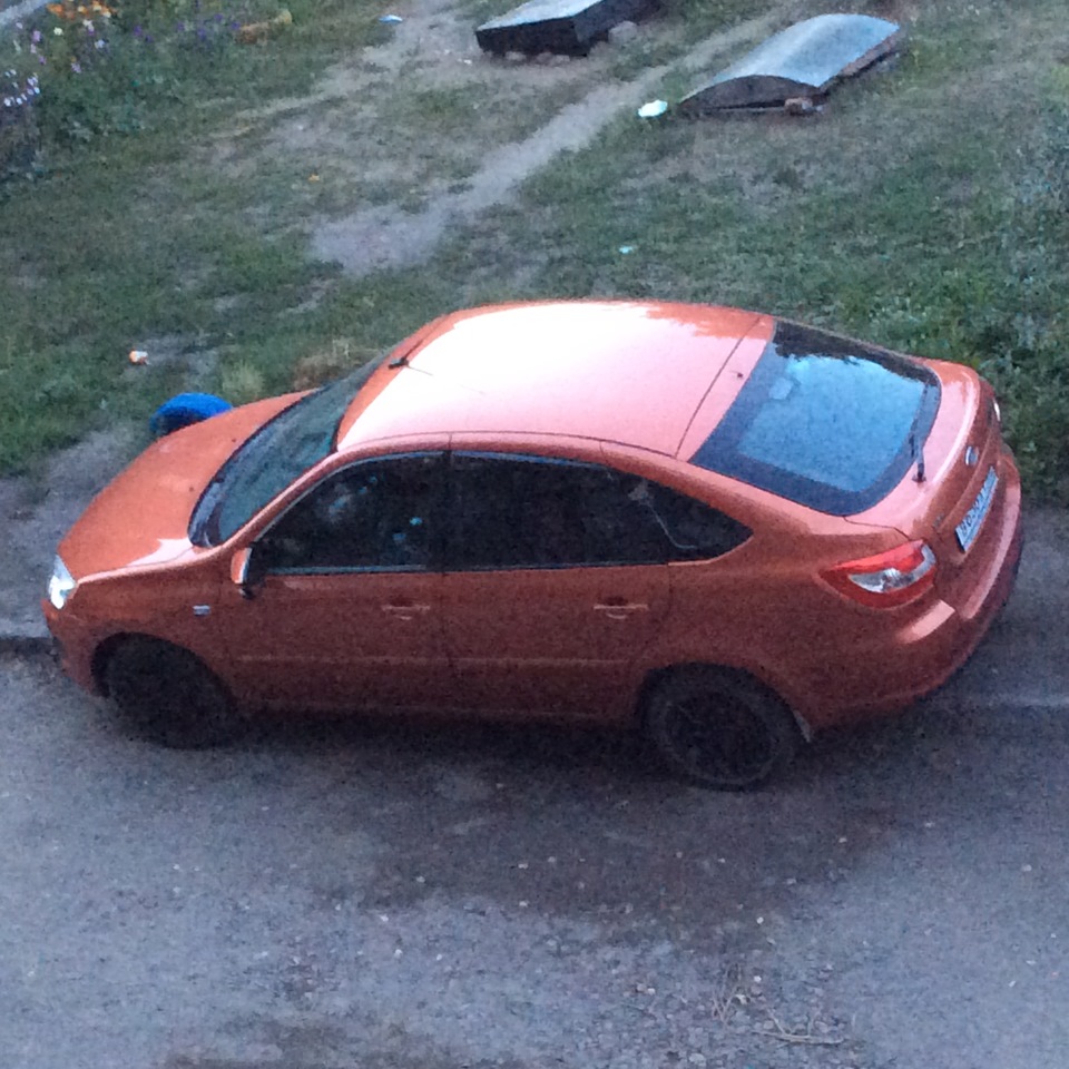 Литьё то, крашенное! — Lada Гранта лифтбек, 1,6 л, 2015 года | колёсные ...