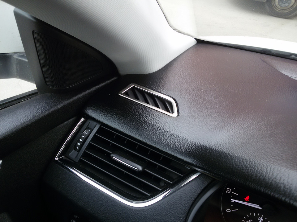 Блестяшки торпеды и подстаканника — Skoda Octavia A7 Mk3, 1,6 л, 2015 ...