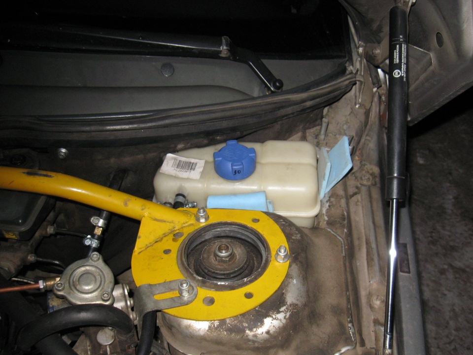 Расширительный бачок от Приоры — Lada 21114, 1,6 л, 2008 года ...
