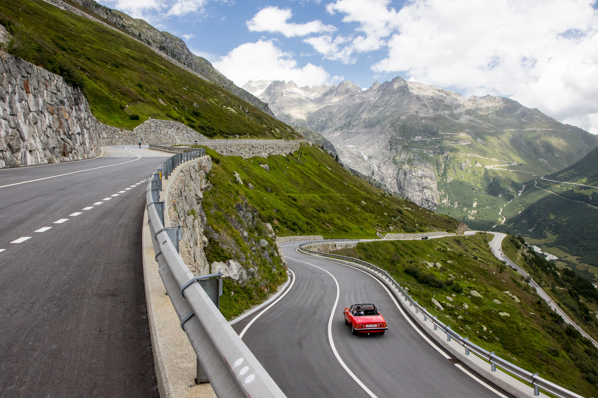 Road around. Дорога Фуркапасс в Швейцарии. Горный серпантин Сочи. Серпантинная дорога Швейцария. Горный перевал Швейцария.