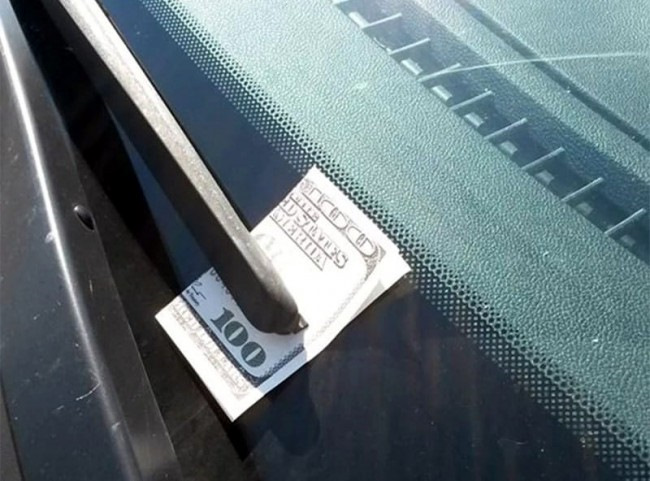 Сто баксов на лобовом стекле. Что бы это значило? — DRIVE2