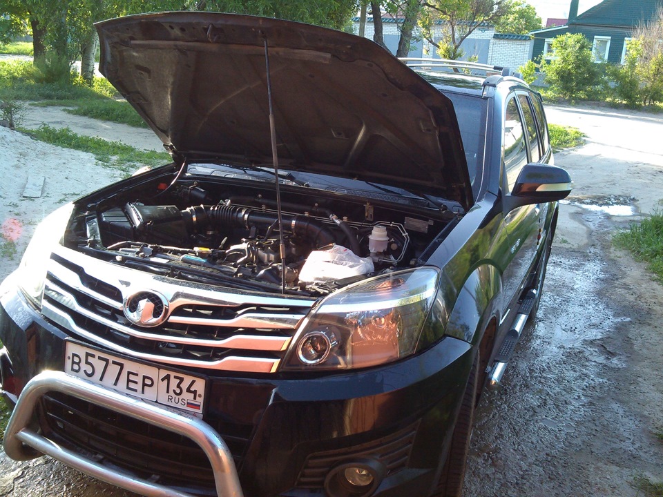 Погнало масло в свечной колодец. Оказалась вот такая фигня: — DRIVE2