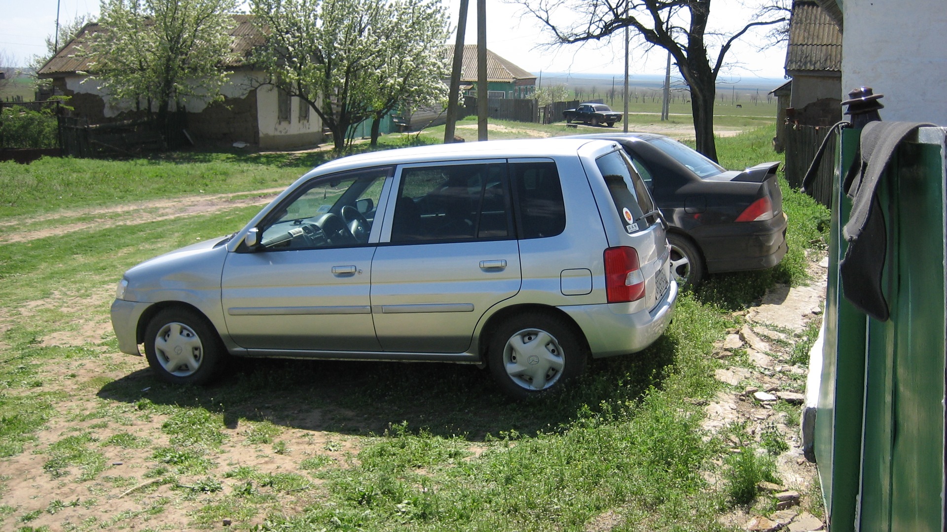 Mazda Demio (1G) 1.3 бензиновый 2002 | серебро на DRIVE2