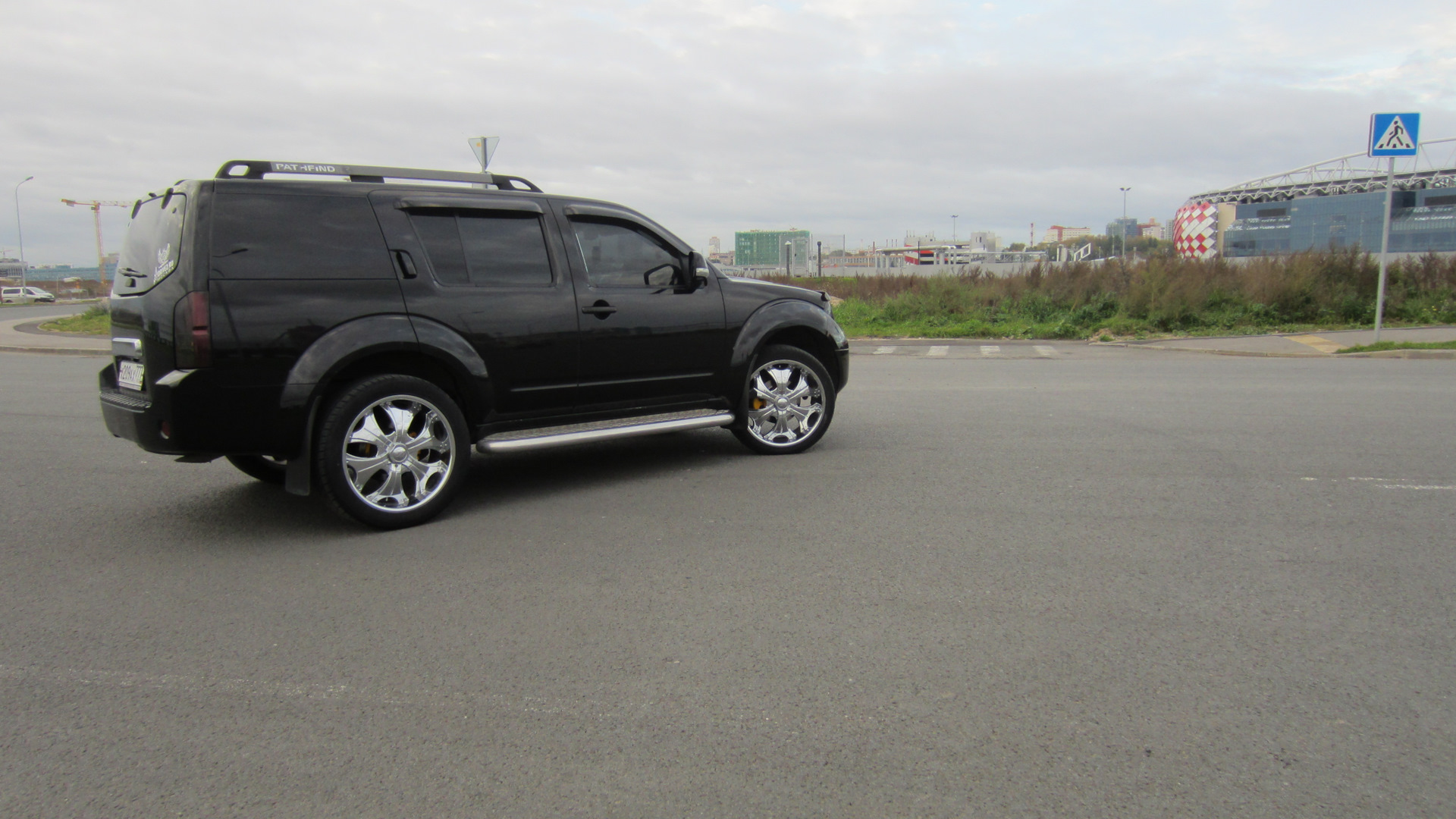 R51 2.5 дизель. Патфайндер Ниссан Патфайндер r51 2.5 дизель. Nissan Pathfinder r51 2012 5.6 v8 в идеальном состояние. Ниссан Патфайндер 2.5 дизель канал не Тормози. Серебристый Ниссан Патфайндер r51 с чёрными дисками фото.