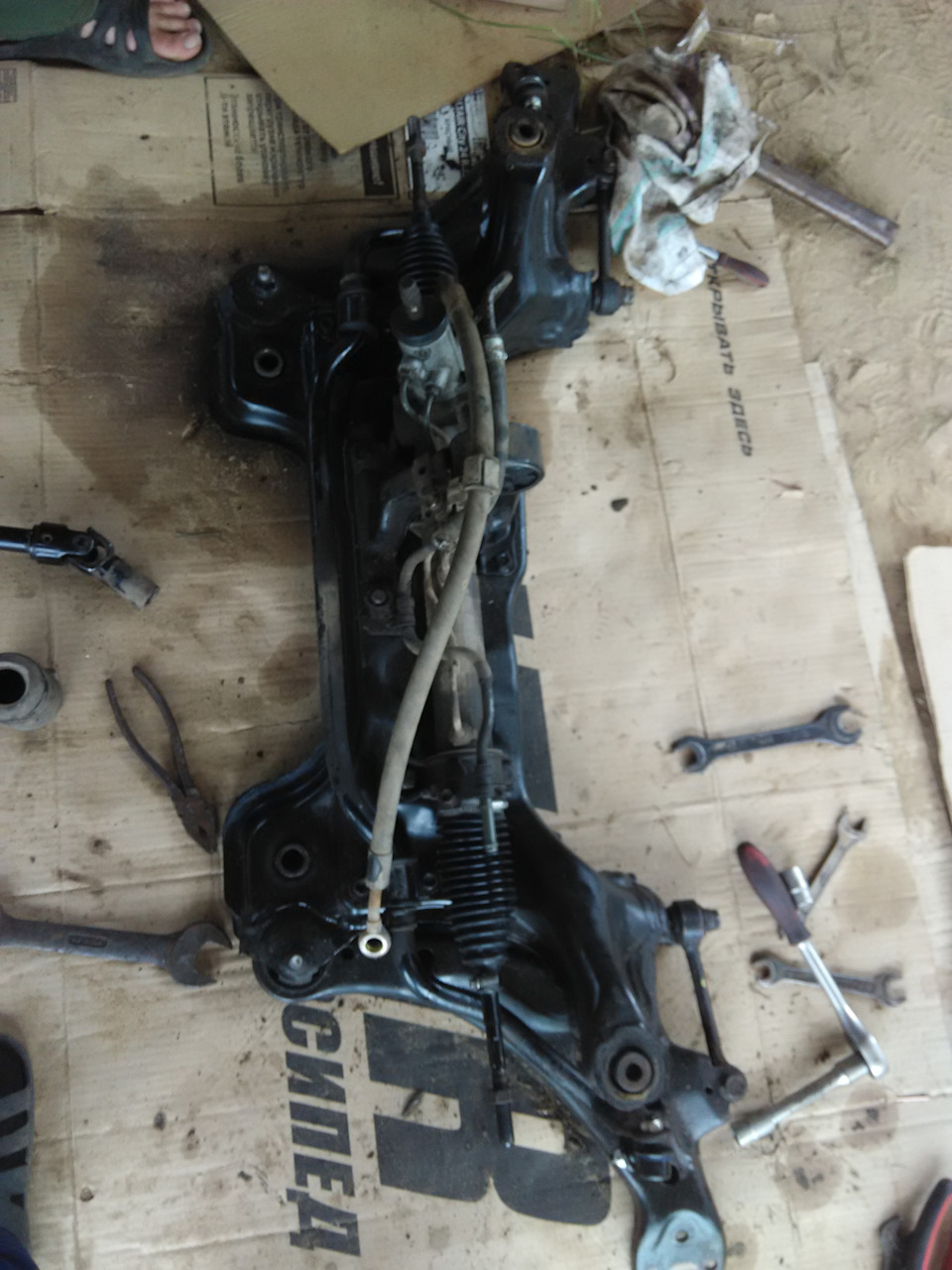 четыре — Toyota Avensis I