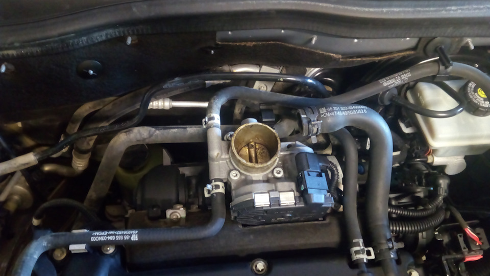 Чистка дроссельной заслонки — Opel Astra H, 1,4 л, 2007 года | своими ...
