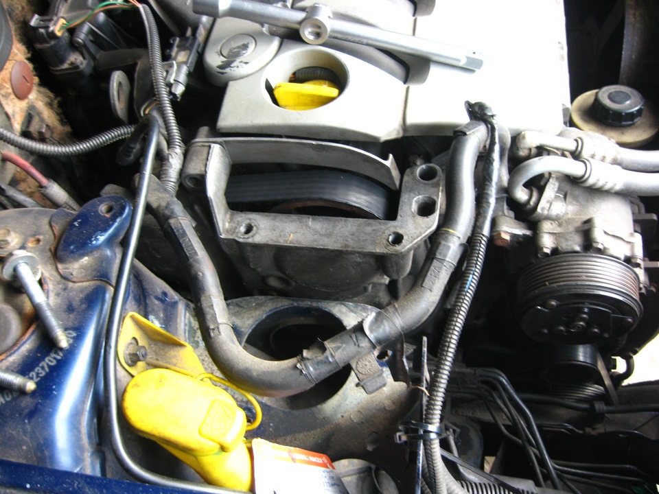 Новая гидравлическая опора. Появился стук при повороте налево ...