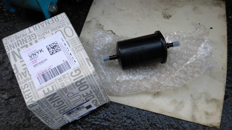 Замена топливного фильтра. Рено Латитуде 2.0 — Renault Latitude, 2 л ...