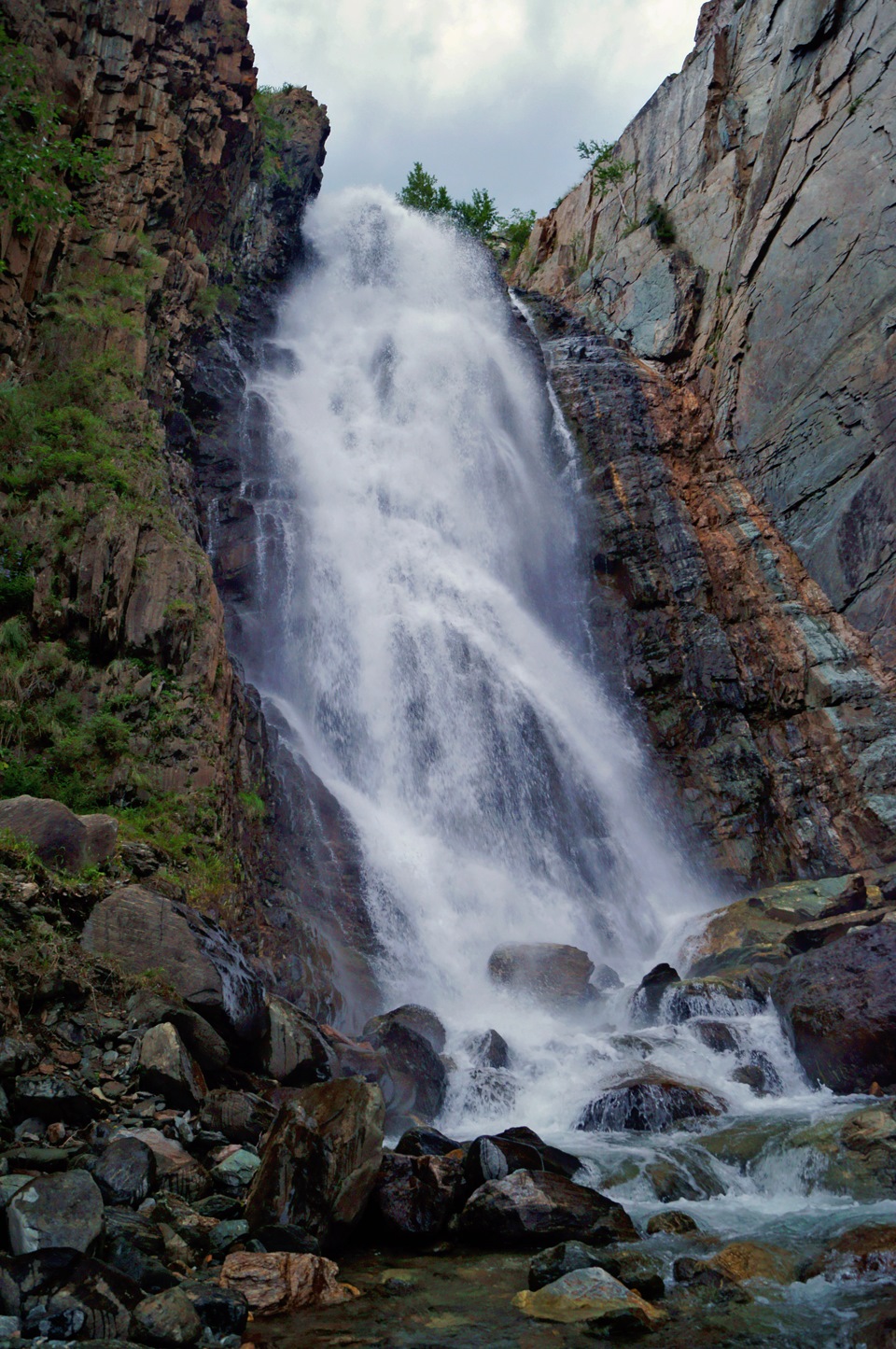 Водопад Карасу Кату-Ярык