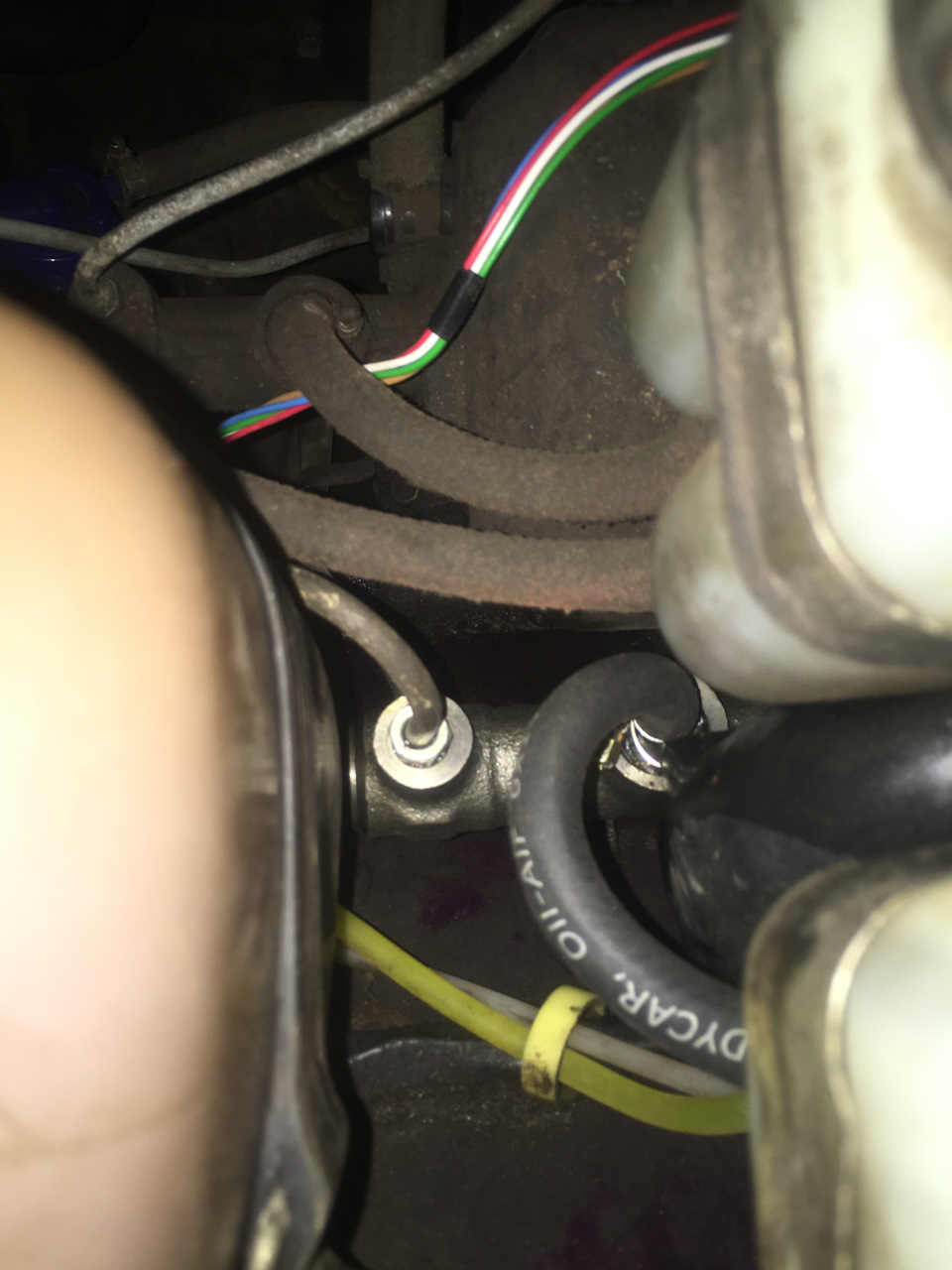 Потек главный цилиндр сцепления — LADA 21074, 1,6 л., 2003 года ...